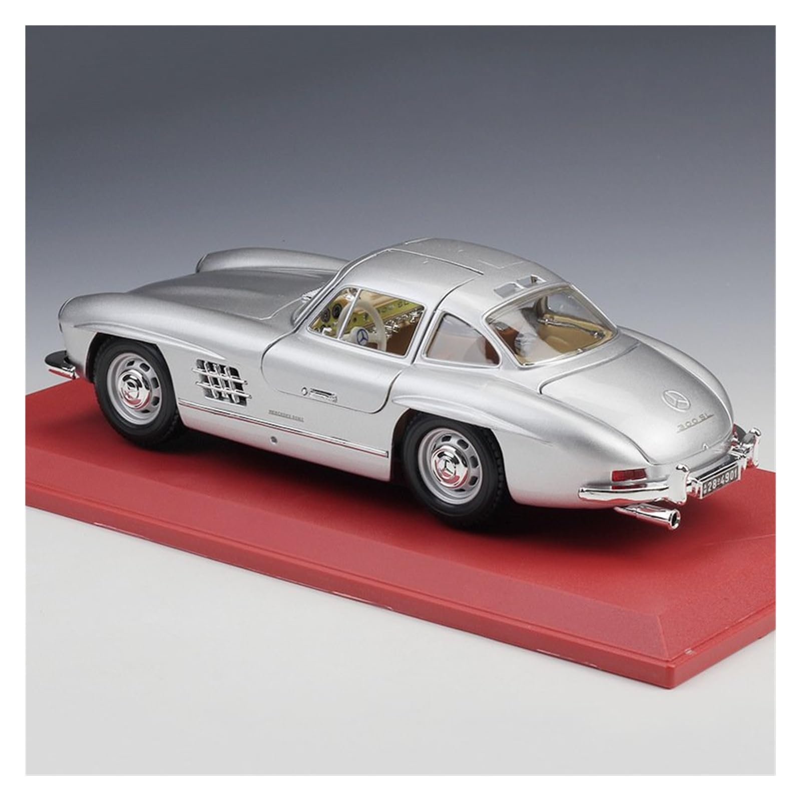 Amazon.co.jp: 塗装済み完成モデルプラモデル 1:18 メルセデス